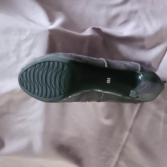 Impo Sassy Grey Suede Bootie - Size 8 - Picture 4 of 5